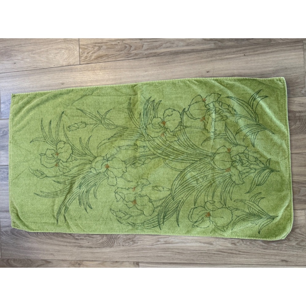 Vintage Cannon Royal Family Bath Towel Lime Green Floral Iris Cotton Blend USA